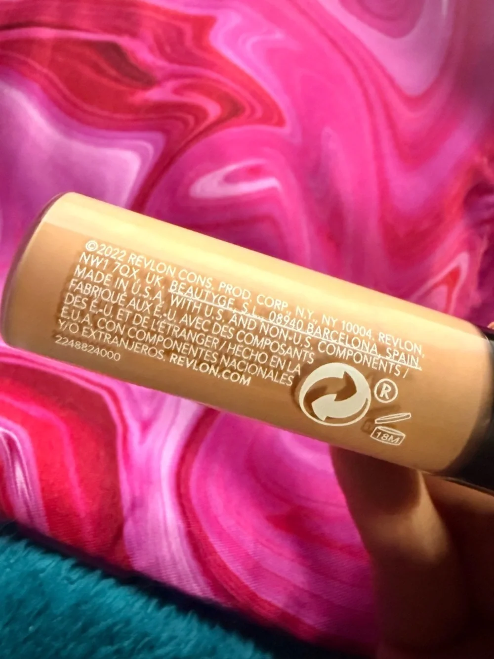 Revlon Flex Wear Full Cover Concealer - Latte 055